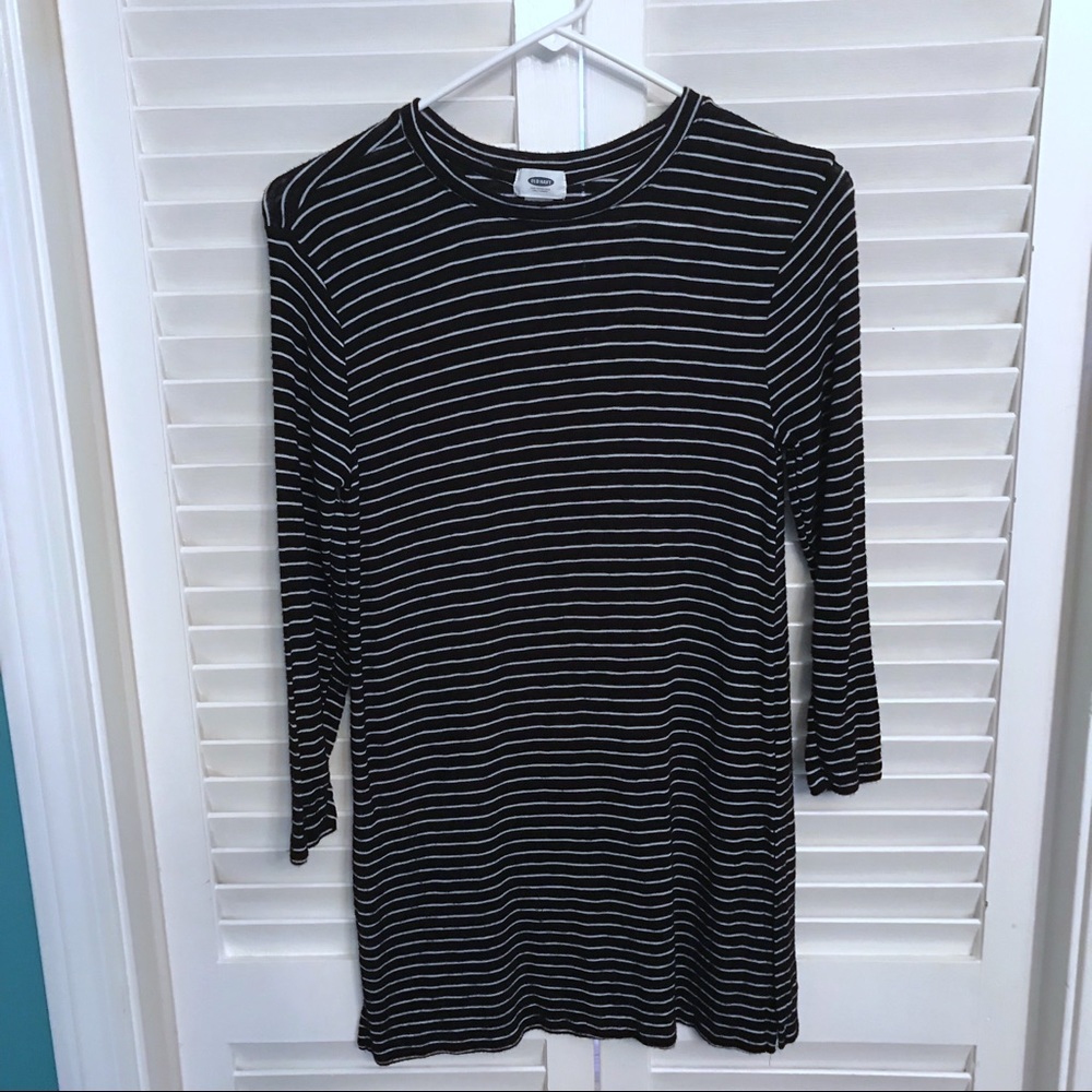 2/$10 Old Navy Black & white stripe tunic XS
